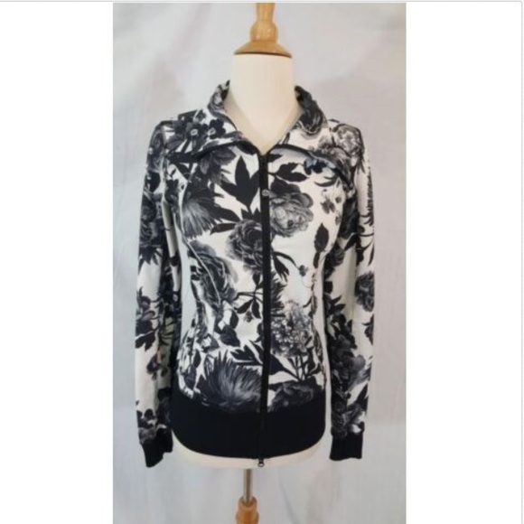 lululemon athletica Jackets & Blazers - Lululemon Nice Asana Jacket 4 White Black Floral